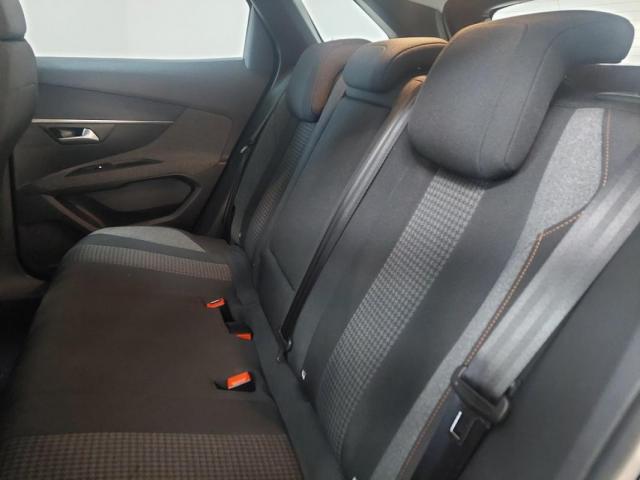 Peugeot 3008 image 8