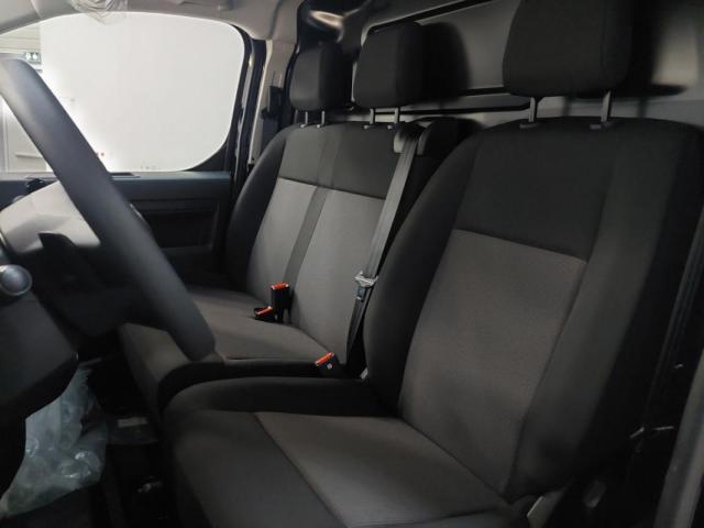 Opel Vivaro image 8