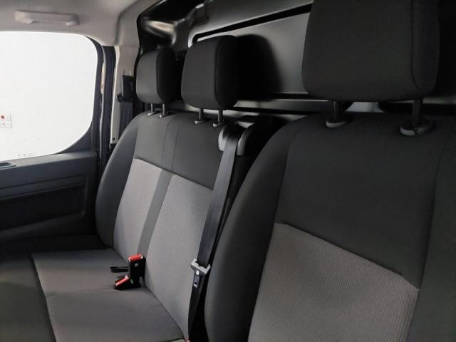 Opel Vivaro image 9