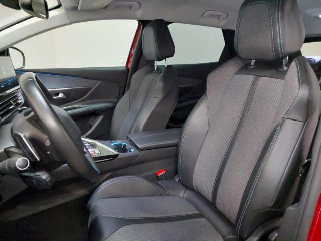 Peugeot 3008 image 2