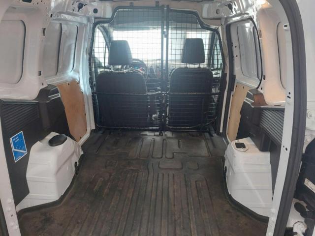 Ford Transit Courier image 5