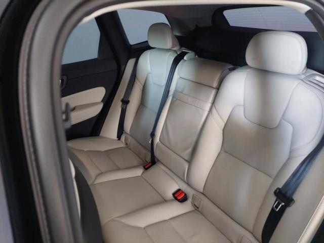 Volvo Xc60 image 8