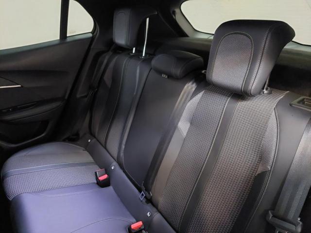 Peugeot 2008 image 6