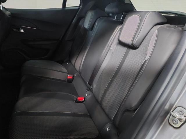 Peugeot 2008 image 9