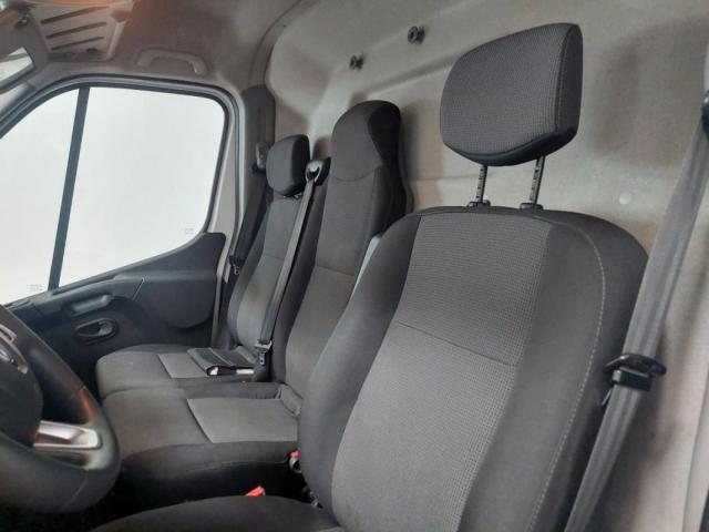 Renault Master image 9