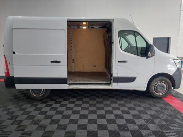 Renault Master image 2