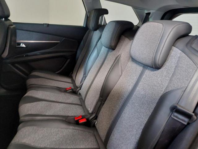 Peugeot 5008 image 9