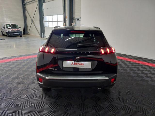 Peugeot 2008 image 2