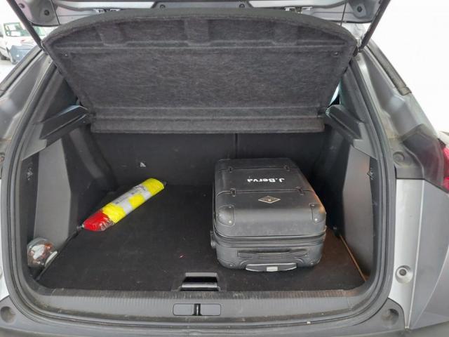 Peugeot 2008 image 8