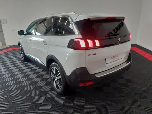 Peugeot 5008 image 8