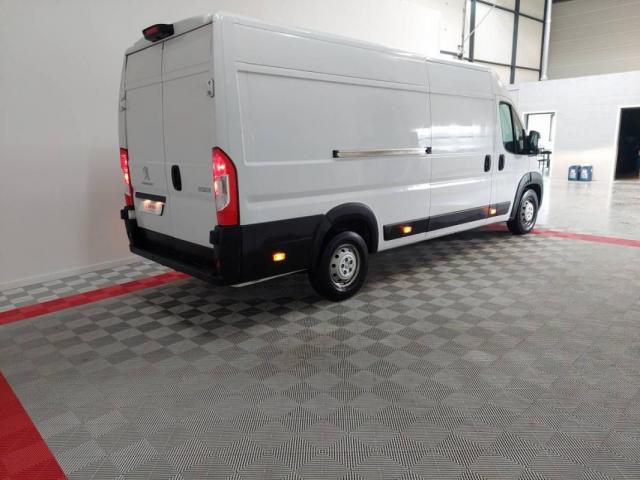 Peugeot Boxer image 2