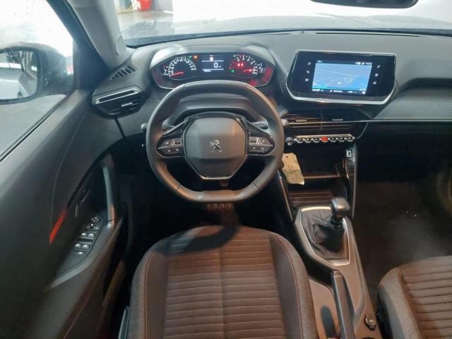 Peugeot 2008 image 3