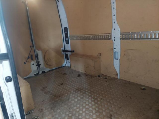 Renault Master image 9