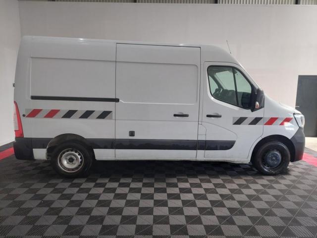 Renault Master image 2
