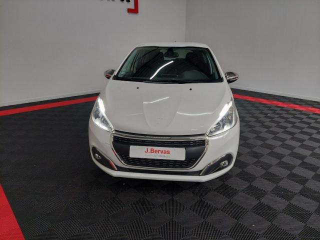 Peugeot 208 image 8