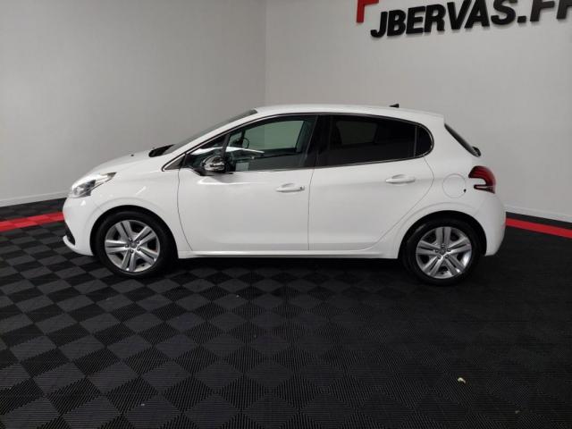 Peugeot 208 image 1