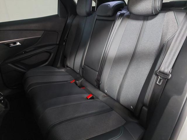 Peugeot 3008 image 3