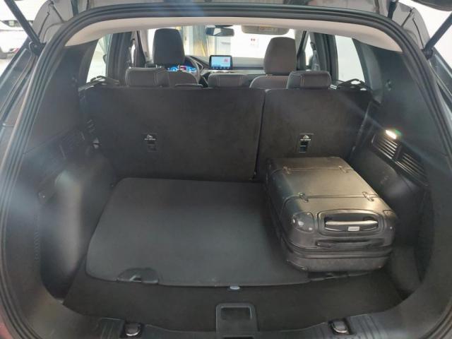 Ford Kuga image 3