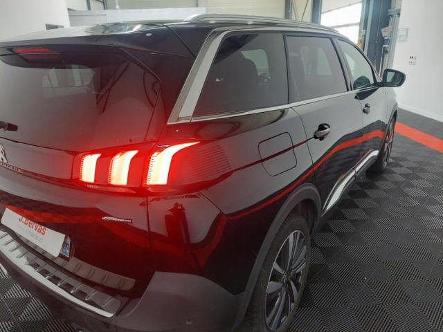 Peugeot 5008 image 1