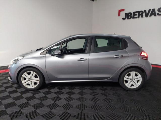 Peugeot 208 image 1