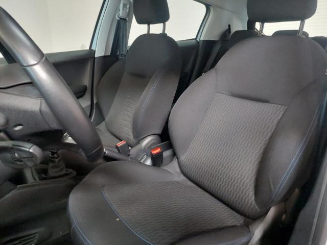 Peugeot 208 image 3