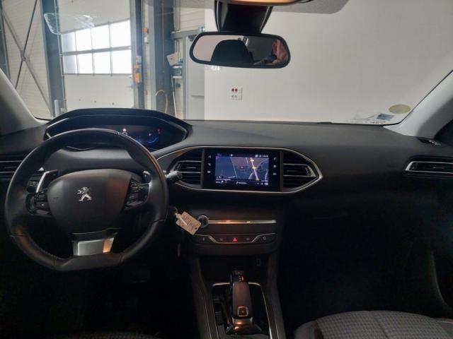 Peugeot 308 image 1