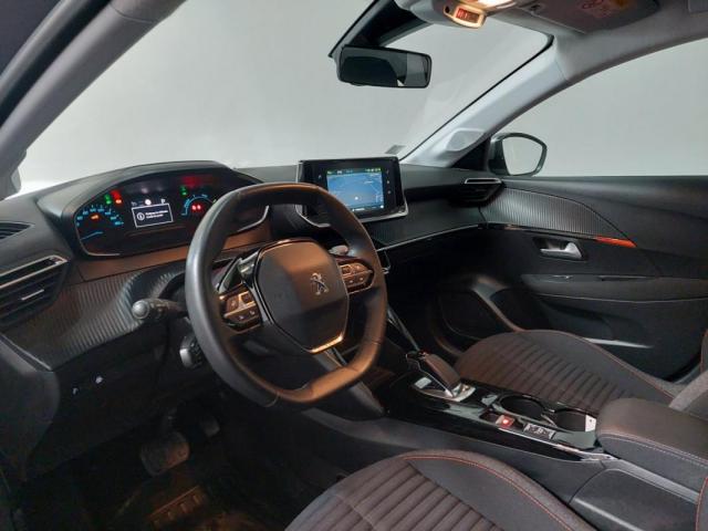 Peugeot 208 image 9