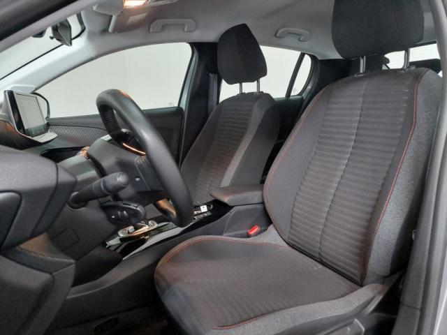 Peugeot 208 image 7