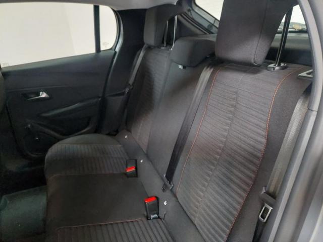 Peugeot 208 image 6