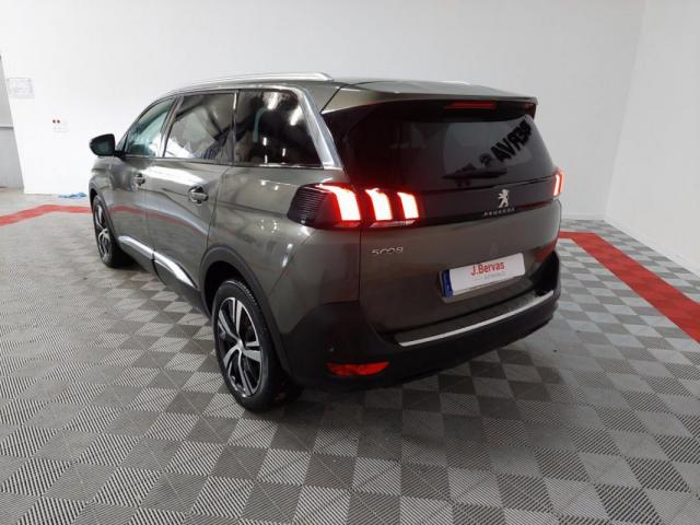 Peugeot 5008 image 2