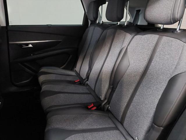 Peugeot 5008 image 3