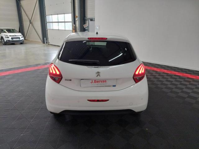 Peugeot 208 image 3