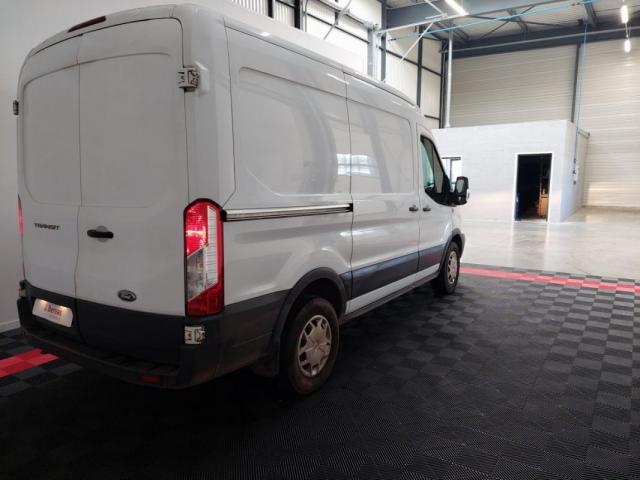 Ford Transit image 8