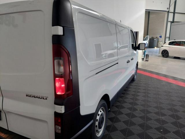Renault Trafic image 9
