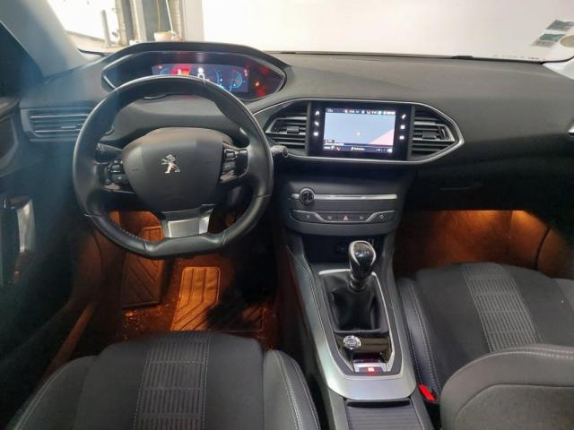 Peugeot 308 image 9