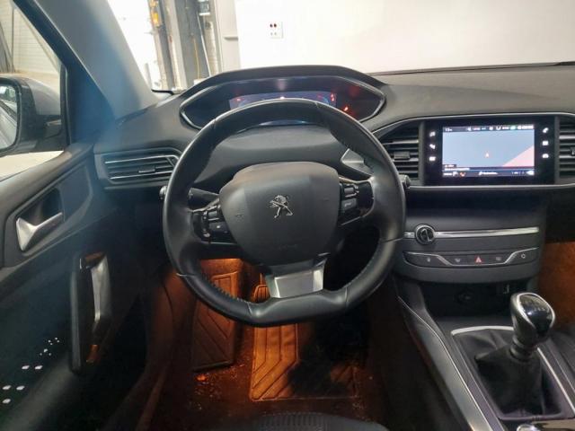 Peugeot 308 image 1