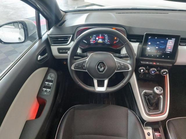 Renault Clio image 2