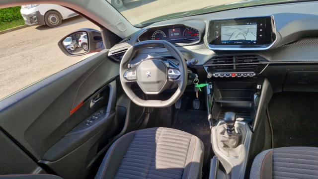 Peugeot 2008 image 9