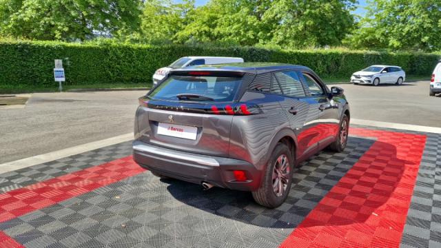 Peugeot 2008 image 8