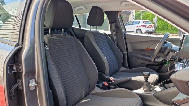 Peugeot 2008 image 2