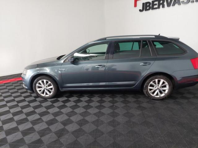 Skoda Octavia image 6