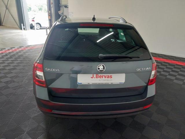 Skoda Octavia image 5