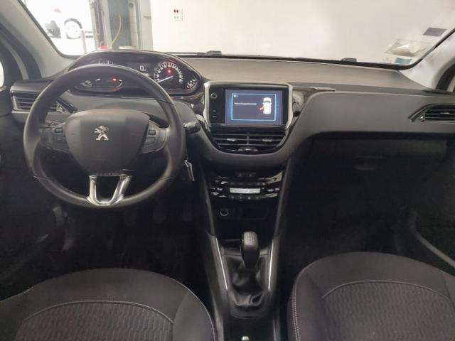 Peugeot 208 image 8
