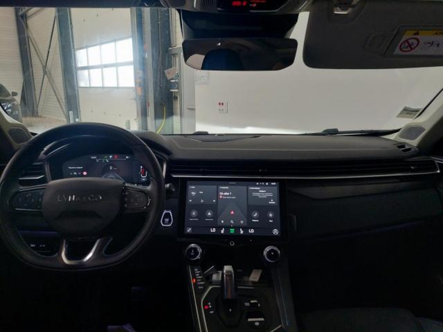Lynk & Co 01 image 8