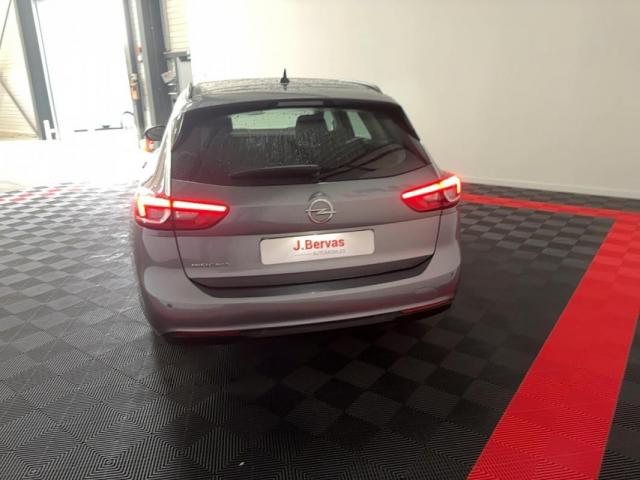 Opel Insignia Sports Tourer image 3