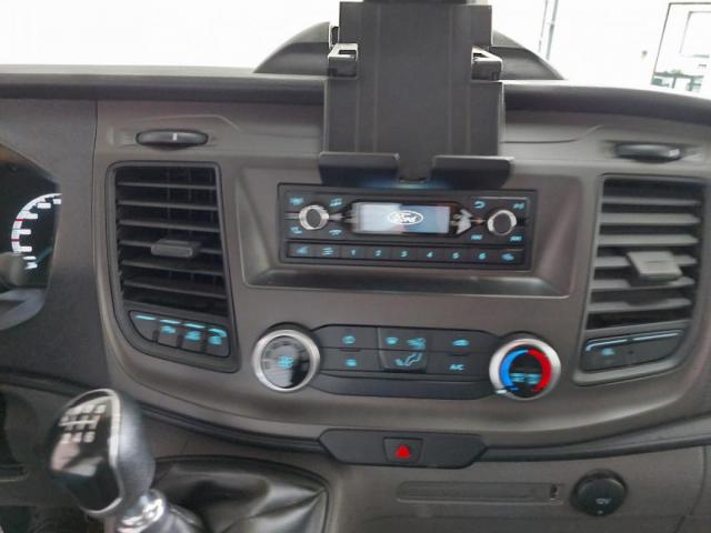 Ford Transit image 3
