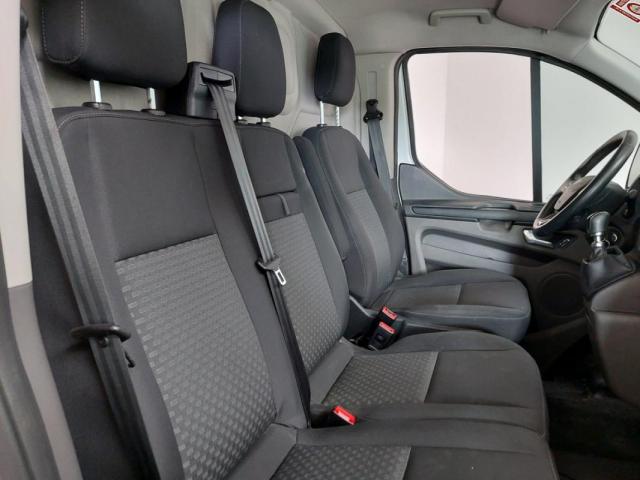 Ford Transit image 7