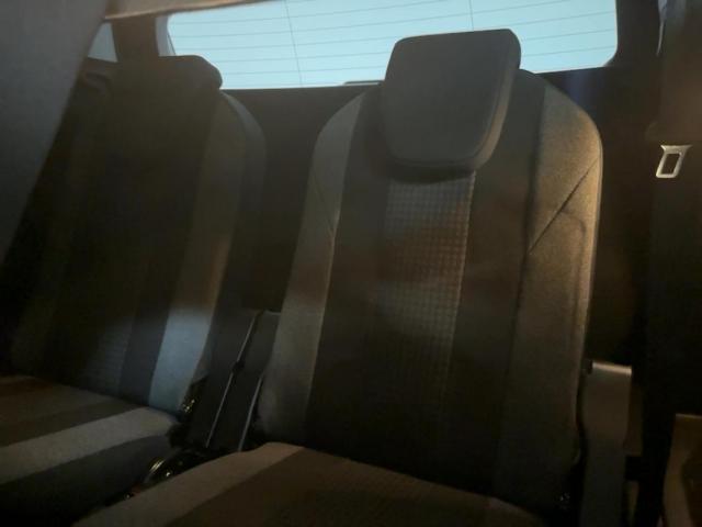 Peugeot 5008 image 2