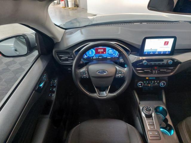 Ford Kuga image 6