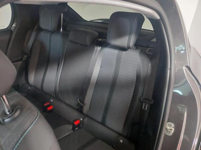 Peugeot 208 image 8